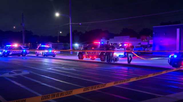 Man shot inside car; Orlando police searching for 2 suspects