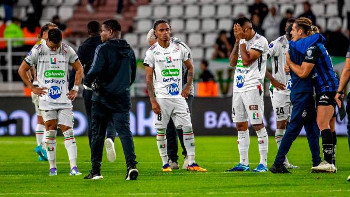 Once Caldas celebró encima del bus sin haber ganado, ¿triunfalismo lo dejó afuera de la Sudamericana?