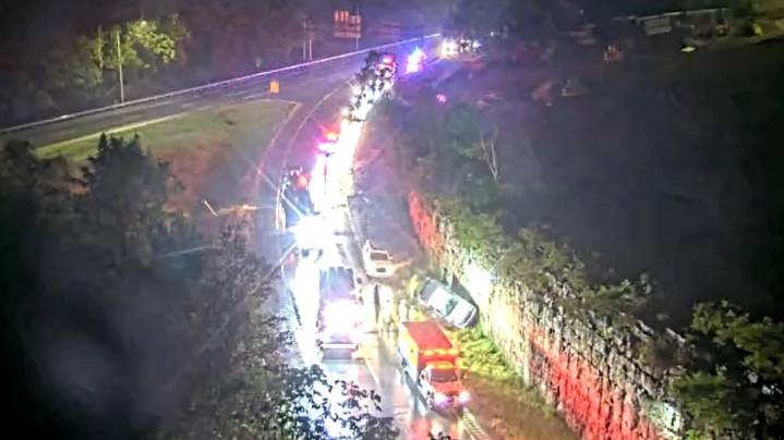 I-71 North reopens in east Louisville due to rollover crash