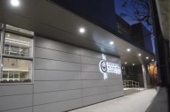 Discutió con su novia y ella lo acuchilló; se negó a denunciarla