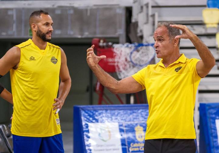 El CV Guaguas estrena la pretemporada en La Gomera con Osmany Juantorena como gran atracción