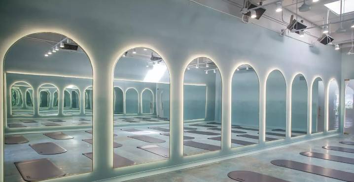 Readers React to Miami Yoga Studio That Banned Filming