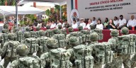 Festejan Desfile Cívico Militar familias tabasqueñas, reconociendo el valor y la disciplina de las fuerzas encargadas de la paz en la entidad