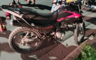 Choque entre motocicleta y camioneta dejó un menor con lesiones leves