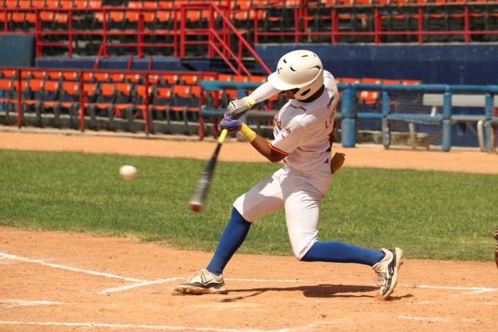 Sub-15 de béisbol mantuvo invicto con paliza a Ecuador