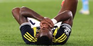 Jhon Jáder Durán se aleja más del Fenerbahce y la selección Colombia: “Su lesión es grave”