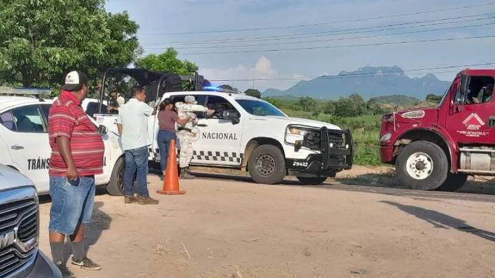 Dos menores de edad fallecen tras choque en la carretera Tepic-Mazatlán; conductor se da a la fuga
