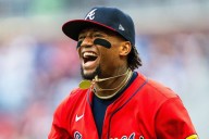Ronald Acuña duplica de nuevo y quiere meter el acelerador en estos juegos finales
