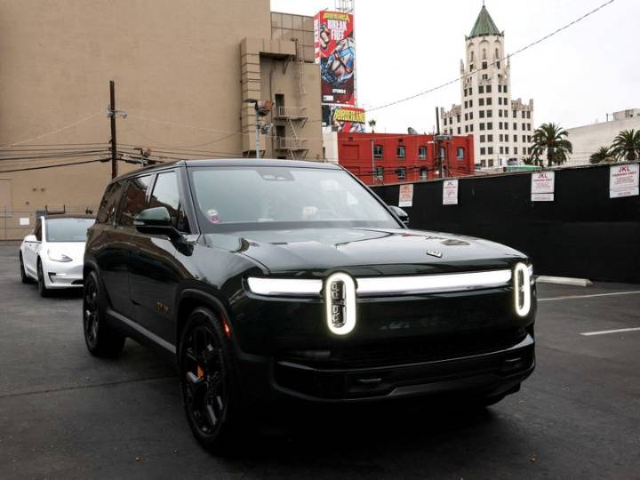 Hollywood comes to Kimmel’s defense after ABC pulls late