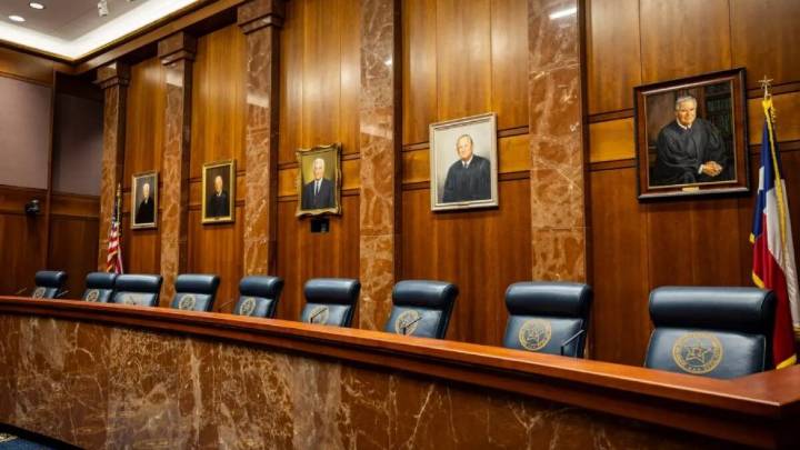 Civil rights groups challenge Texas GOP leaders' efforts to expel Democratic House members who broke quorum