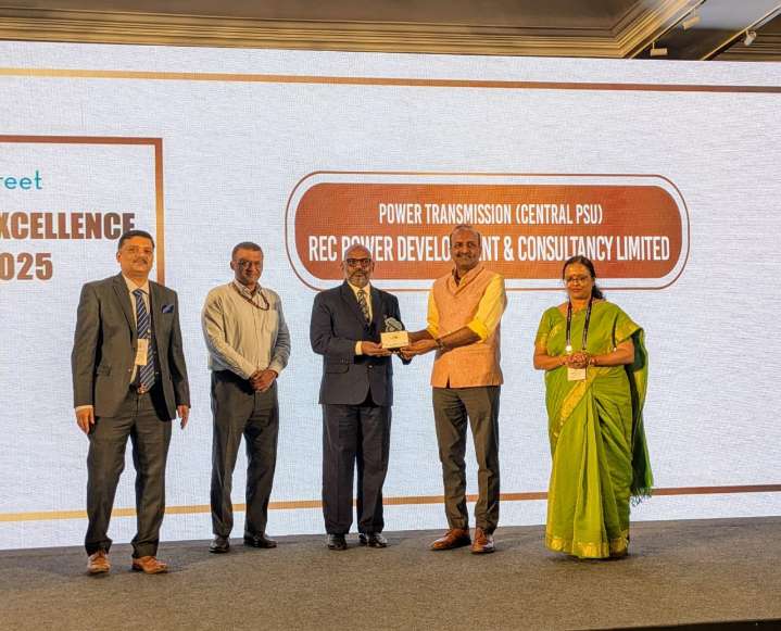 REC, RECPDCL Bag Prestigious Awards at Dun & Bradstreet PSU Summit 2025