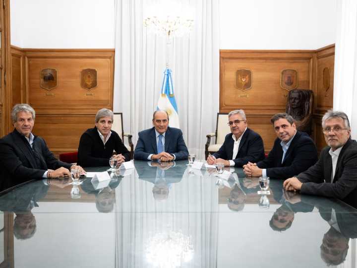 Milei vetó la suba de fondos para universidades y el Congreso espera el rechazo a las leyes del Garrahan y ATN para apurar la insistencia