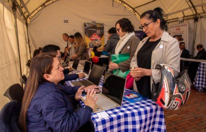Bogotá abre 544 oportunidades laborales con vacantes para todos los niveles educativos