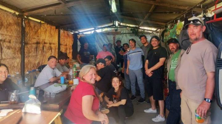 Más de 20 días de acampe: trabajadores de La Suipachense resisten el vaciamiento de la empresa
