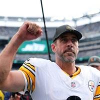 Rodgers wins in Steelers debut while Bucs win on Koo miss