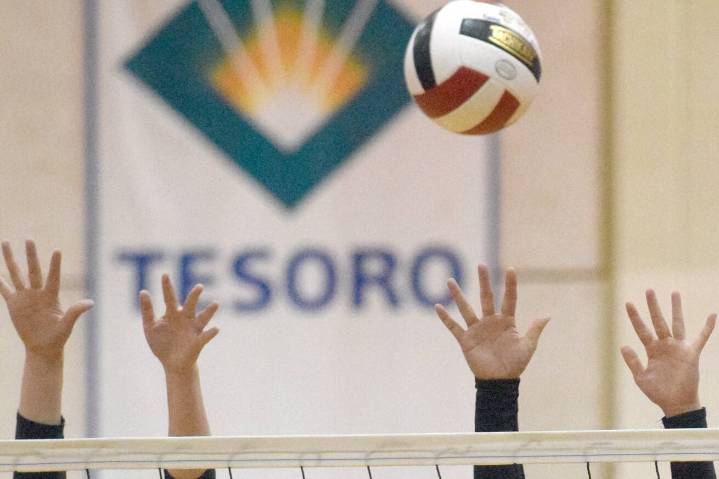 Volleyball roundup: Kenai volleyball tops Nikiski for Super Slamma Jamma crown; Seward tops Homer