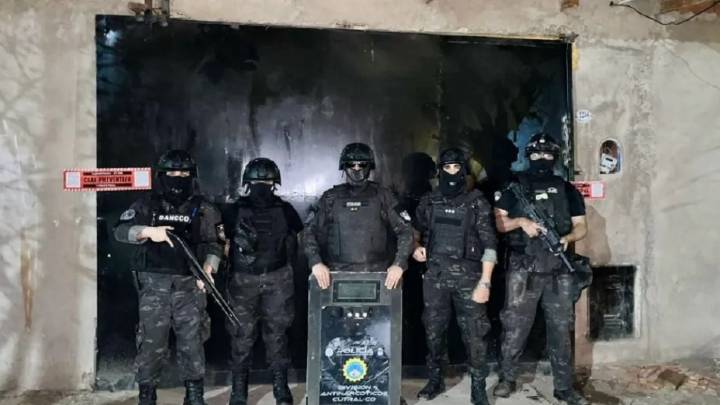 Clausuran una casa por narcomenudeo; la madre esta presa y las hijas siguieron el negocio familiar