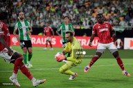 Antony rescata al Betis de Pellegrini en su estreno en Europa League