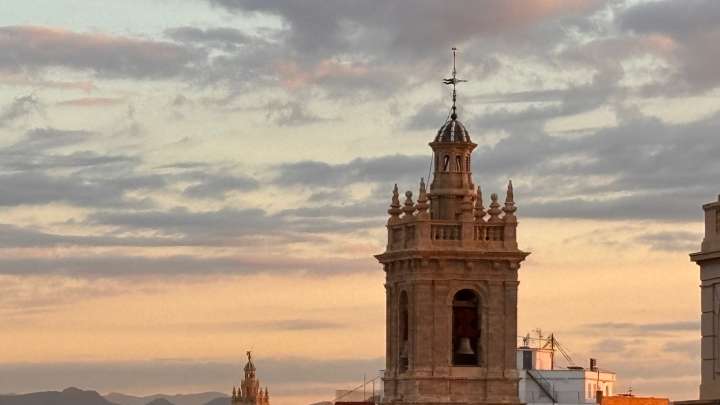 Máximas sin cambios o en ascenso y baja probabilidad de lluvias débiles por la tarde