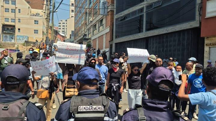 Madagascar imposes nighttime curfew after violent protests over water and power cuts