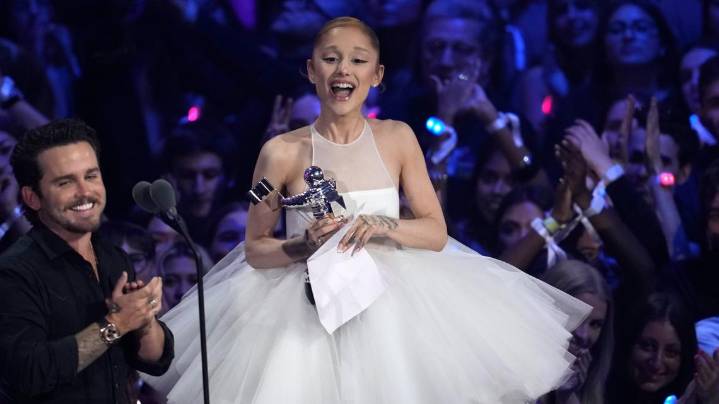 Ariana Grande and Lady Gaga shine at the MTV VMAs with wins and performances