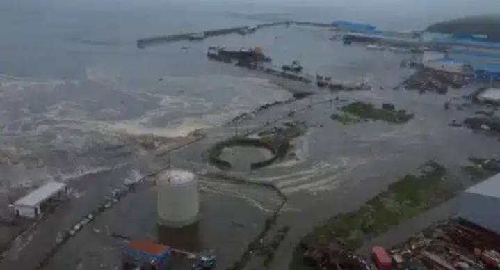 Activan alerta de tsunami en Rusia tras sismo magnitud 7.8