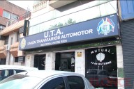 Abonaron otro 25% de sueldos a choferes: el paro de colectivos continúa hasta cobrar la totalidad