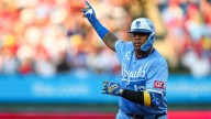 Salvador Pérez se unió al club de 300 jonrones y mil impulsadas con un swing