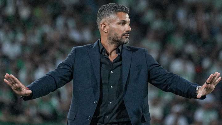 ¿Cuándo se va Gandolfi? La presión crece para que Atlético Nacional tome decisiones