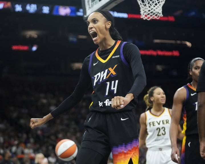 Deadspin | DeWanna Bonner burns former team as Mercury beat Fever