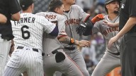 Tensión en el diamante: Devers desata bronca y San...