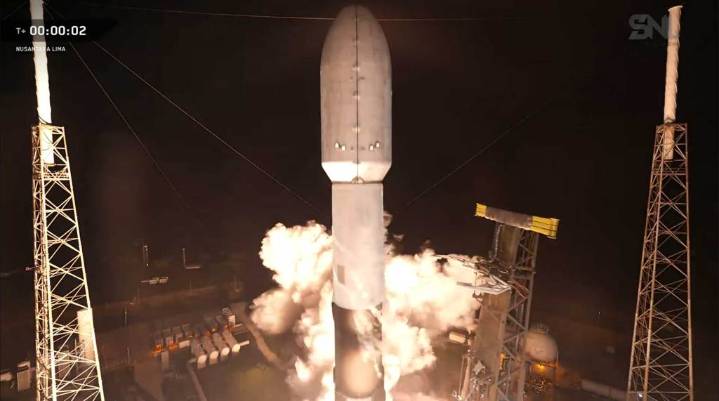 SpaceX manages launch on 4th try after series of weather scrubs