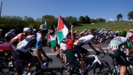 Doce detenidos tras el boicot de radicales propalestinos al inicio del Angliru en la Vuelta