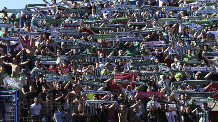 El Córdoba pide respeto a su afición tras 12 expedientes de sanción por cánticos