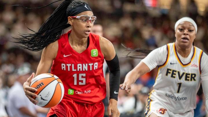 Allisha Gray and Rhyne Howard score 20 apiece, Dream beat Fever 80