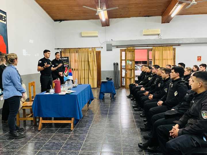 Integrantes de la Unidad Regional II se capacitan en el Área Turística