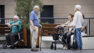 Miles de personas sufren soledad no deseada en España: "La verdadera pobreza en Occidente es la soledad"