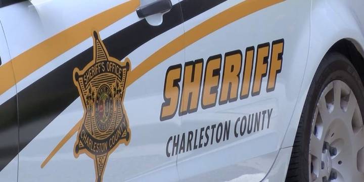 Charleston County deputies searching for suspect in hammer attack