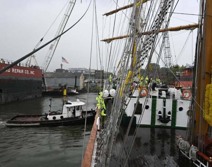 Buque Cuauhtémoc inicia pruebas de navegación en Nueva York