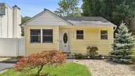 668-square-foot ranch in Rocky Point on market for $429,000