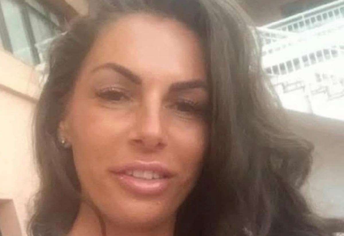 Inquest concludes into death of Lisa Smith shot outside The Three Horseshoes in Knockholt, near Sevenoaks and Edward Smith who fell from Dartford Crossing