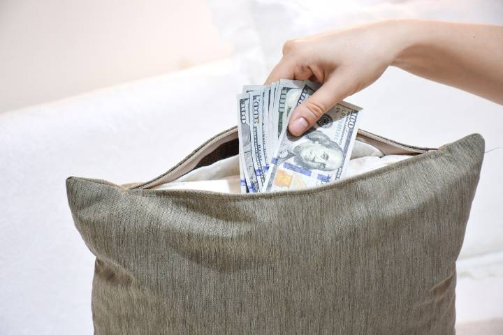10 lugares seguros para guardar dinero en efectivo en tu casa