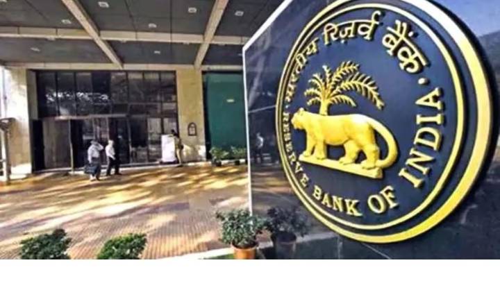 RBI orders BNPL startup Simpl to halt payment operations over regulatory breach