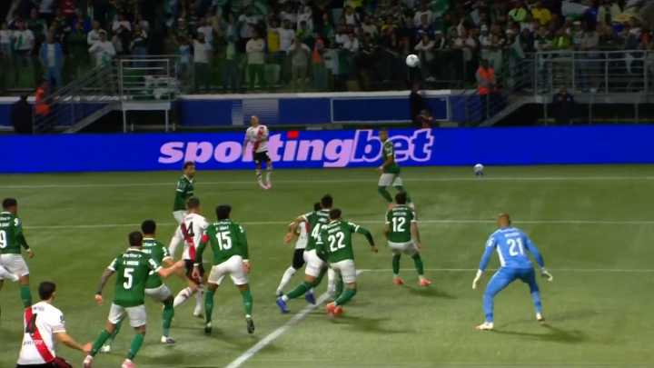 Vitor Roque sigue marcando y Palmeiras manda a casa a River en cuartos de final