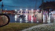Inundaciones, espuma blanca, automóviles y personas atrapadas, lo que dejó la lluvia en Toluca