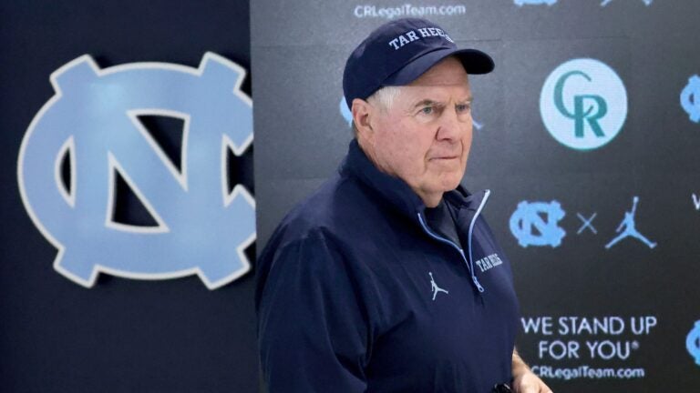 Patriots reportedly told team staffer to not wear UNC shirt in team's weight room