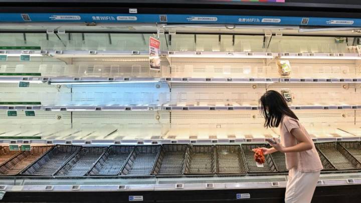 Hong Kong, southern China brace for powerful Typhoon Ragasa after it batters the Philippines