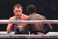 Crawford derrota a ‘Canelo’ Álvarez por unánimidad y le arrebata sus títulos mundiales de boxeo