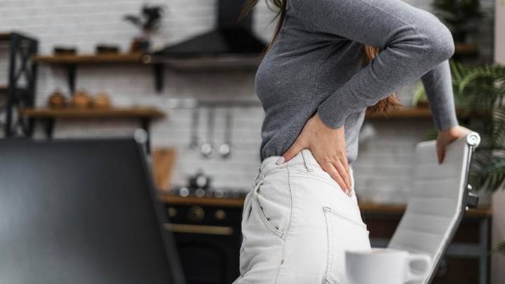 Lumbalgia: el dolor de espalda más limitante del mundo y cómo saber cuándo acudir al fisioterapeuta