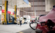 Petro frena alza de impuestos a gasolina y cerveza tras acuerdo en Presupuesto 2026
